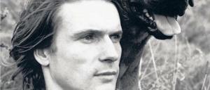 Herr und Hund. Mit Feldmann, den er aus einem Tierheim geholt hatte, wanderte Michael Holzach ohne Geld durch Deutschland. 