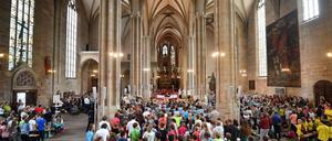 Voll nur an Weihnachten, oder zu besonderen Anlässen, hier bei einer Kinderwallfahrt. Die Kirchen verlieren in Deutschland weiter Mitglieder.