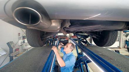 Die technische Nachrüstung älterer Diesel soll nach dem Willen der Hersteller möglichst preiswert sein.