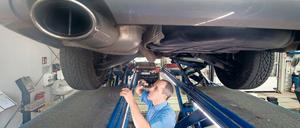 Die technische Nachrüstung älterer Diesel soll nach dem Willen der Hersteller möglichst preiswert sein.