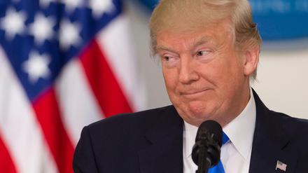 Seine Sprache, seine Haare, seine Haltung - Trump ist in kürzester Zeit zu einer Weltchiffre geworden.