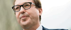 Im Interview sprach sich Verkehrsminister Alexander Dobrindt ausdrücklich für die Tegel-Offenhaltung aus.