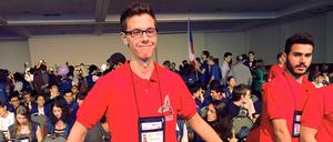 Hafez al-Assad (l), der älteste Sohn von Syriens Präsident Baschar al-Assad, nimmt am 22.07.2017 bei der Mathematik-Olympiade in Rio de Janeiro teil. 