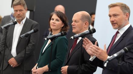 Die Ampel-Parteien machen schon vor Amtsantritt Corona-Versprechen.