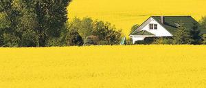 Landluft macht glücklich. Vor allem, wenn man nicht nur zu Besuch in der Natur ist, sondern dort ein Haus sein eigen nennen darf. 