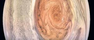 Streuner. Wissenschaftler haben ermittelt, wie viele Planeten von der Größe des Jupiter (unser Bild zeigt einen Wirbelsturm auf dem Planeten) allein unterwegs sind.