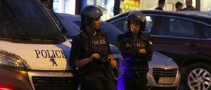 Jordanische Polizisten nach dem Angriff auf die Botschaft in Amman.