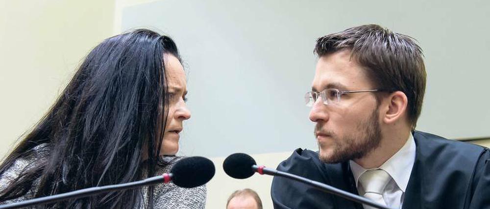 Anfang vom Ende. Beate Zschäpe sei die „Tarnkappe“ des NSU gewesen, sagt die Staatsanwältin am ersten Plädoyertag. Der Prozess läuft seit dem 13. Mai 2013.