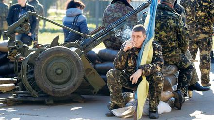 Ein ukrainischer Soldat in Belbek.