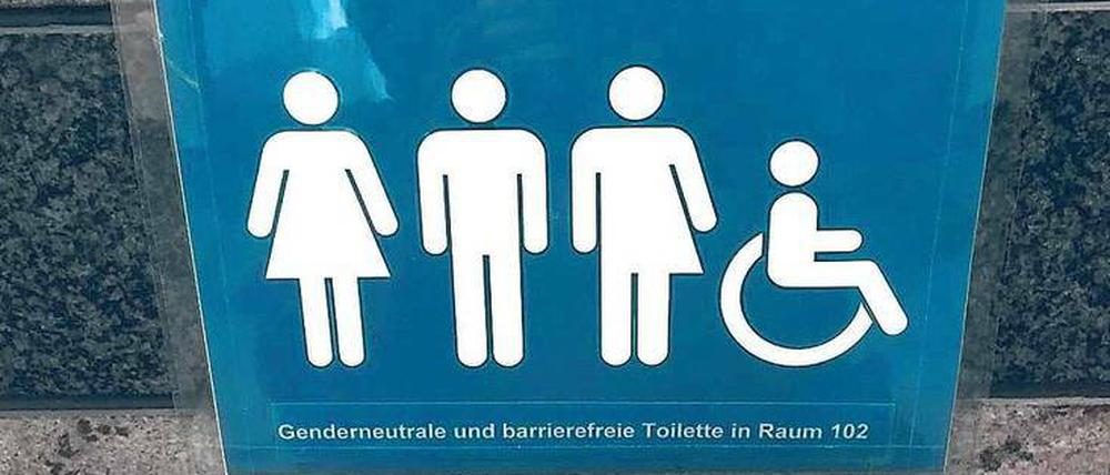 Prompt abgehängt: Gut gemeintes Hinweisschild im Landesarbeitsgericht. Der Urheber des „halben Rocks“ ist unbekannt.