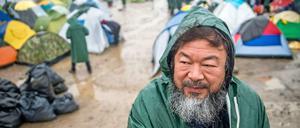 Vor Ort. Der chinesische Künstler Ai Weiwei besucht im März 2016 ein Flüchtlingscamp in der Nähe von Idomeni in Griechenland. 