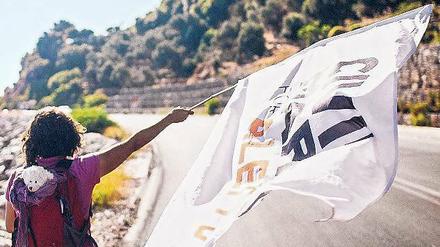 Von ursprünglich 3.500 Demonstranten sind nur noch drei übriggeblieben. 