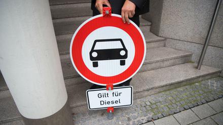 Bald verbannt? Für Diesel-Fahrzeuge könnten Fahrverbote in Innenstädten kommen.