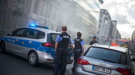 Viele Polizisten in Berlin gehen einer Nebentätigkeit nach.