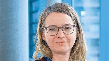 Sabine Holtgreve arbeitet als Redakteurin für den NDR (u. a. „Tatort“ Kiel). Sie war zuvor als Produzentin in Berlin tätig und hat beim SWR die Reihe „Debüt im Dritten“ verantwortet.