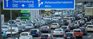 Dicht an dicht - auf der Stadtautobahn in diesen Tagen ein gewohntes Bild.