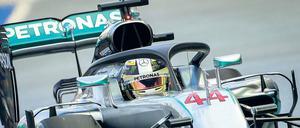 Nicht schön, aber besser? Der an einen Flip-Flop-Schuh erinnernde Halo ist neu in der Formel 1. Er soll die Piloten schützen. 