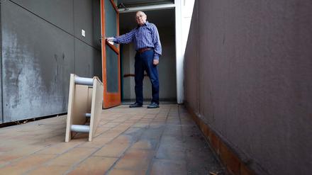 Helmut Richter wohnt seit 2012 in der Gitschiner Straße 38 und fühlt sich von der Hausverwaltung vernachlässigt. 