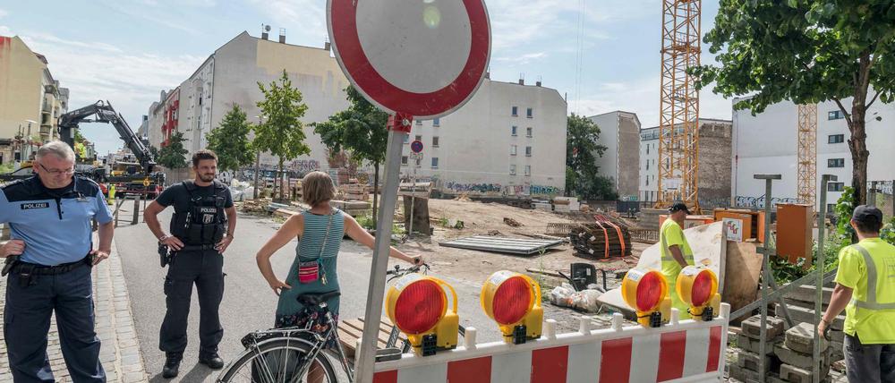 Nichts geht mehr. Eineinhalb Jahre ist hier kein Durchkommen. Im Hintergrund entsteht das Luxus-Carré "Sama-Riga".