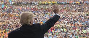 US-Präsident Donald Trump vor Tausenden von Pfadfindern am 24. Juli in Glen Jean.