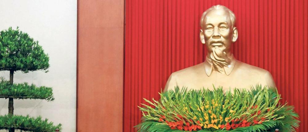 Eine Büste des Revolutionsführers Ho Chi Minh im Hauptquartier der Kommunistischen Partei in Hanoi.
