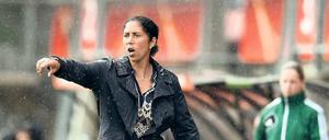 In der Kritik. Bundestrainerin Steffi Jones hat das enttäuschende Abschneiden bei der EM mitzuverantworten, viele Alternativen zu ihr gibt es aber wohl nicht. 