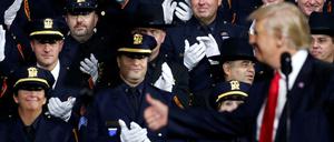 Applaus bekommt Trump für seine Aussagen zu Polizeigewalt nicht von allen. 