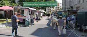Gleich zu Beginn stieß der Markt auf reges Interesse der Siemnensstädter.