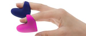 Unsere Kolumnistin sucht bei dm die Fingervibratoren.