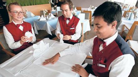 Praxis statt Auswendiglernen. Im August und September beginnen wieder Tausende Schulabgänger eine Ausbildung.