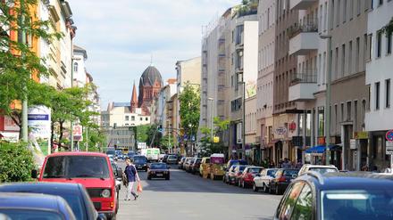 Die Zossener Straße: ein lebendiges Stück Stadt, mit Autos