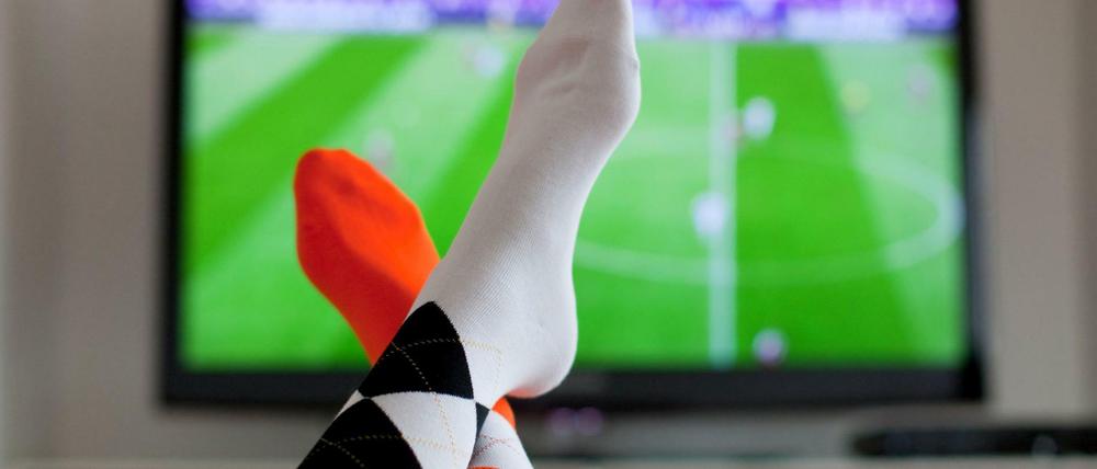 Da könnte ich ja gleich ins Stadion gehen. Live-Fußball im Fernsehen wird für die Fans wieder teurer