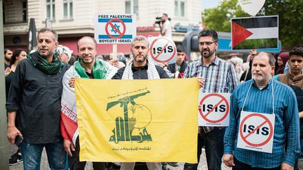 Hisbollah-Anhänger auf dem Berliner Al-Quds-Tag in Berlin.