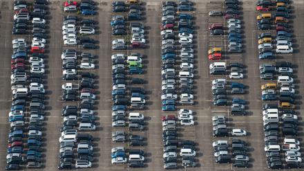 VW-Fahrzeuge auf dem Gelände des Volkswagen-Werks in Salzgitter.