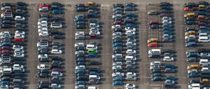 VW-Fahrzeuge auf dem Gelände des Volkswagen-Werks in Salzgitter.