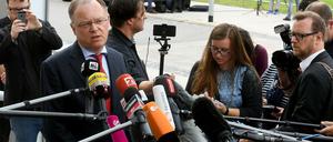 Niedersachsens Ministerpräsident Stephan Weil während einer Pressekonferenz am Freitag.