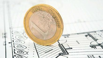Mit den Kosten für das Grundstück und den Bau des Hauses allein ist es meist nicht getan.