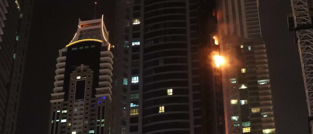 In der Nacht auf Freitag brannte das Hochhaus.