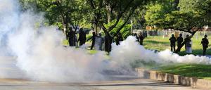 Straßenkämpfe in Venezuela. Das Bild zeigt eine Szene am Sonntag in der Stadt Valencia. 