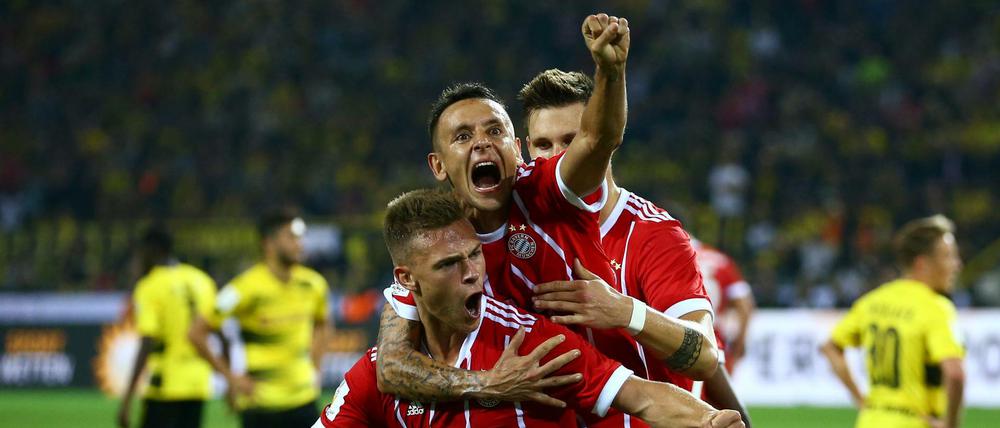 Jubel nach dem Sieg. Bayern holt den Supercup.