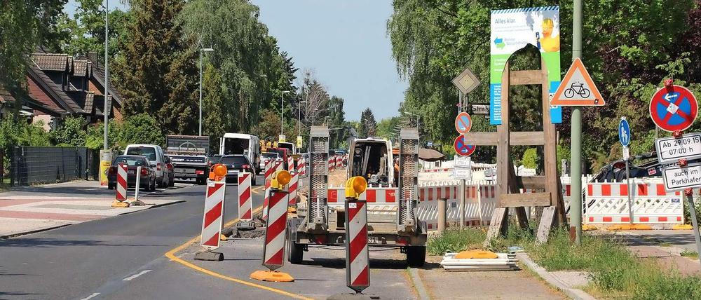 Im Seegefelder Weg geht es nur langsam voran, doch liegt man laut Bauamt im Zeitplan.