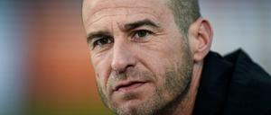 Der Ex-Fußballer Mehmet Scholl seinen eigenen Kopf und seine eigenen Meinungen.