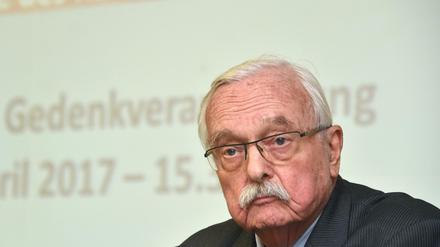 Roger Bordage auf einer Gedenkveranstaltung zum 72. Jahrestag der Befreiung des Konzentrationslagers Sachsenhausen