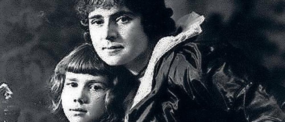Gegen die Wand. Thea Sternheim mit ihrer Tochter Dorothea 1915/16.