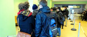 Eine für alle: Blick in den Flur der Berliner Ausländerbehörde