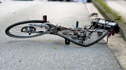 Schwerer Fahrradunfall in Moabit - eine Frau schwebt in Lebensgefahr. (Symbolbild)