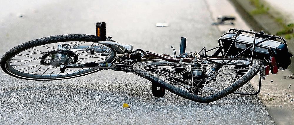 Schwerer Fahrradunfall in Moabit - eine Frau schwebt in Lebensgefahr. (Symbolbild)