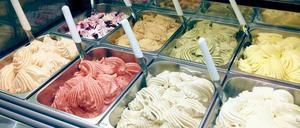 Schmauslage. Vanille, Erdbeer und Schokolade kann ja jeder. In den Top-Gelaterien Italiens werden Geschmacksrichtungen wie Gorgonzola mit Trüffeln, Rotwein, Basilikum oder Lavendel angeboten.