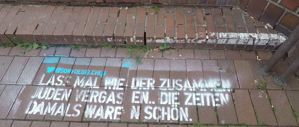 "Lasse mal wieder zusammen Juden vergasen": Botschaften, die Twitter nicht löscht