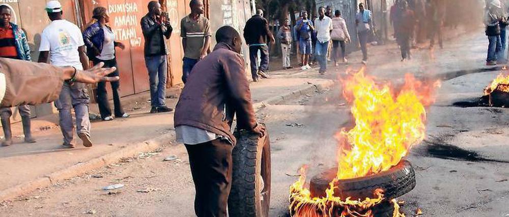 Brennpunkt. In den Slums von Nairobi sind schon am Mittwochabend die ersten Krawalle ausgebrochen. Nun warten alle auf das amtliche Wahlergebnis. 